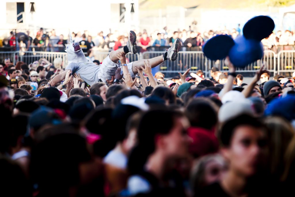 Photo de spectacle du DJ Deadmau5 au Festival d'été de Québec. Par le photographe événementiel Philippe Ruel.